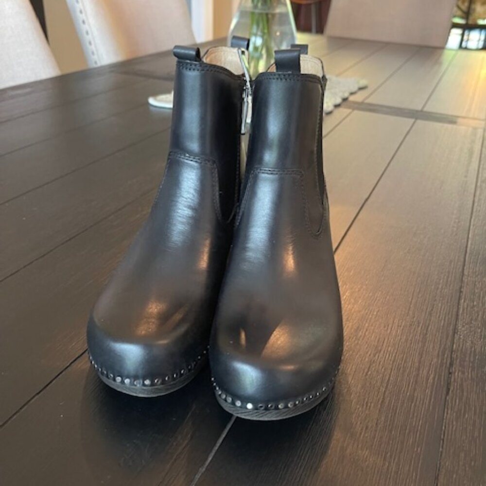 Dansko Women's Boots - BRAND NEW NEVER WORN - Picture 2 of 5